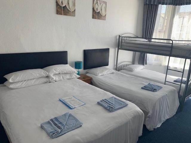 The Mornington Hotel room 6